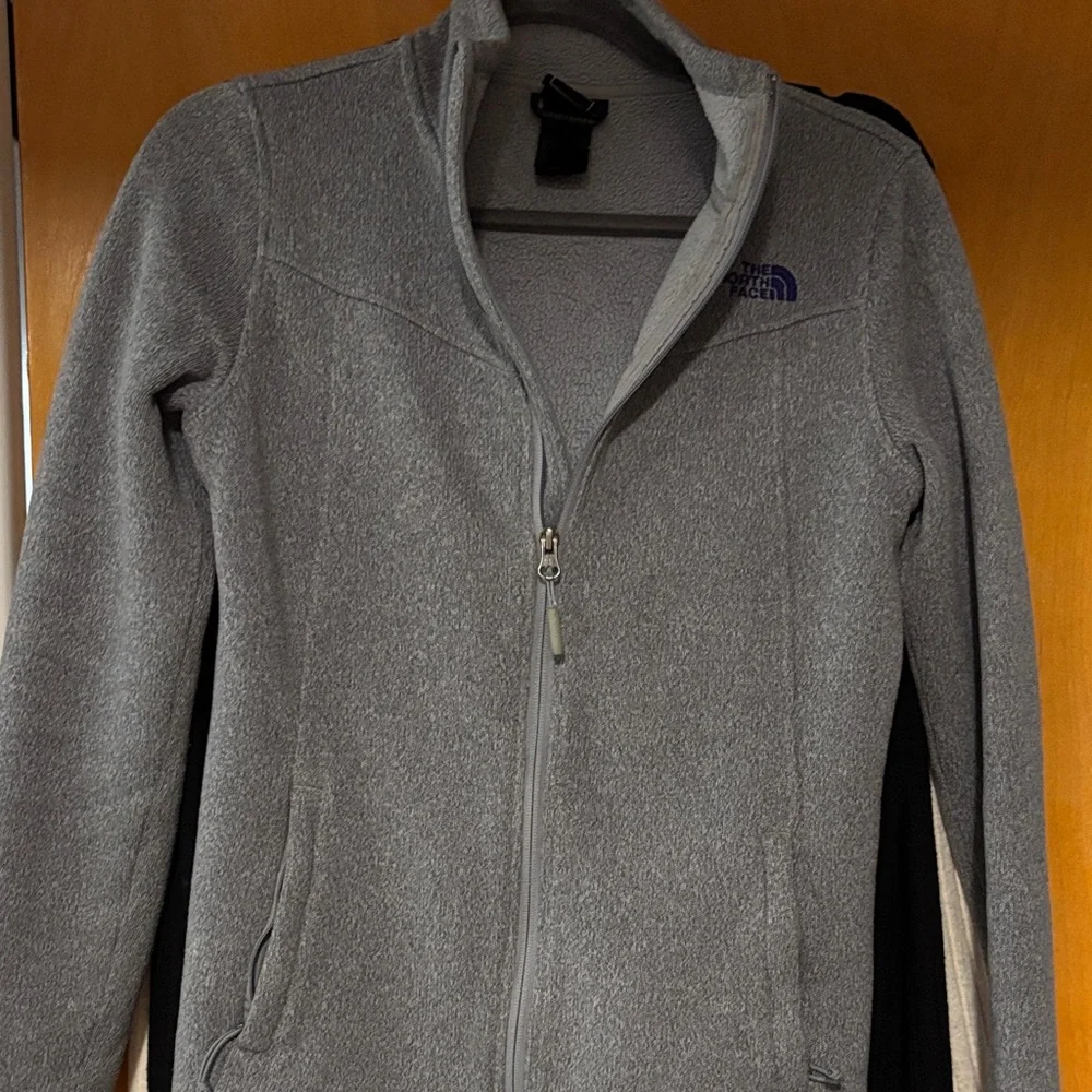 The North Face Gray Full-Zip Fleece Jacket
